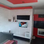 Red House * וליקו טורנובו