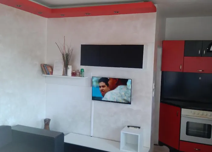 Red House * וליקו טורנובו