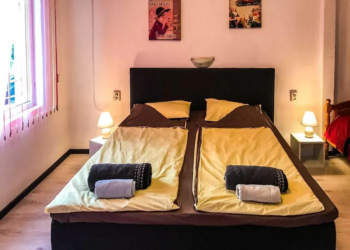 Red House Apartmán *