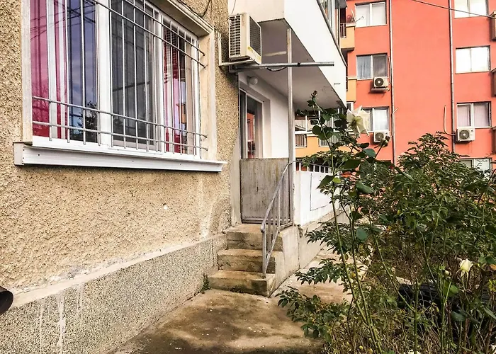 Red House * וליקו טורנובו